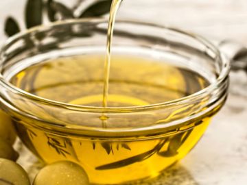 Descubren que algunos compuestos del aceite de oliva atacan a las células tumorales