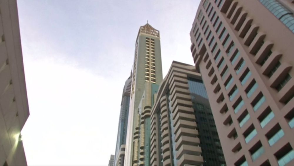 Abre en Dubai el hotel más alto del mundo con 75 plantas y 356 metros de altura