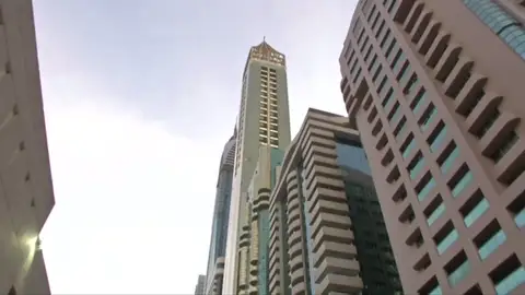 Abre en Dubai el hotel más alto del mundo con 75 plantas y 356 metros de altura Abre en Dubai el hotel más alto del mundo con 75 plantas y 356 metros de altura