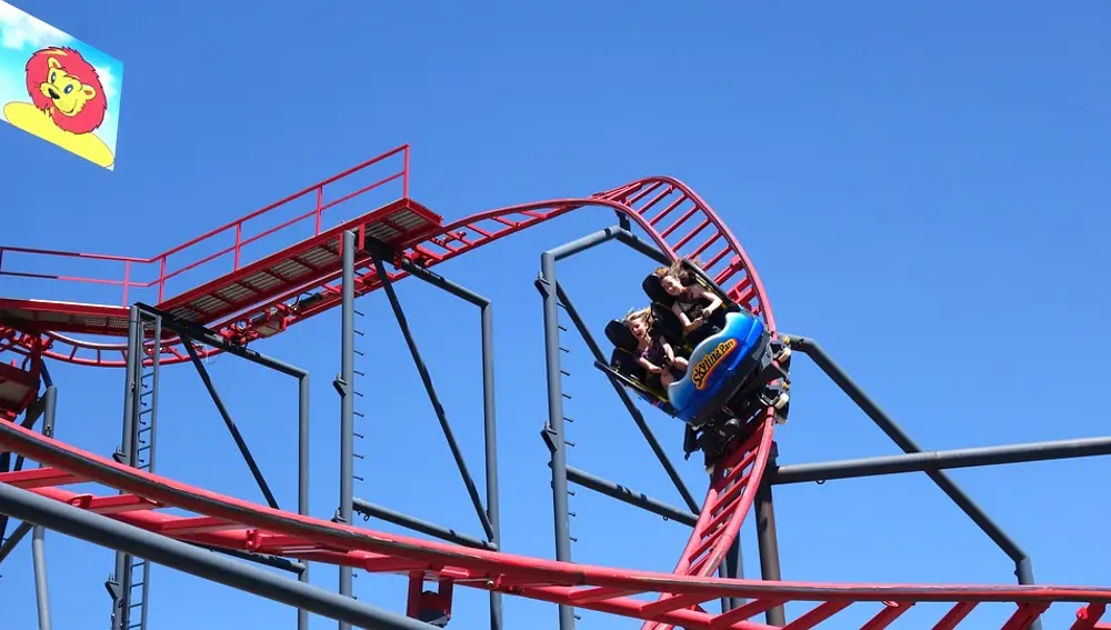 Hay parques de atracciones que permiten meter comida y otros que no. Hay parques de atracciones que permiten meter comida y otros que no.