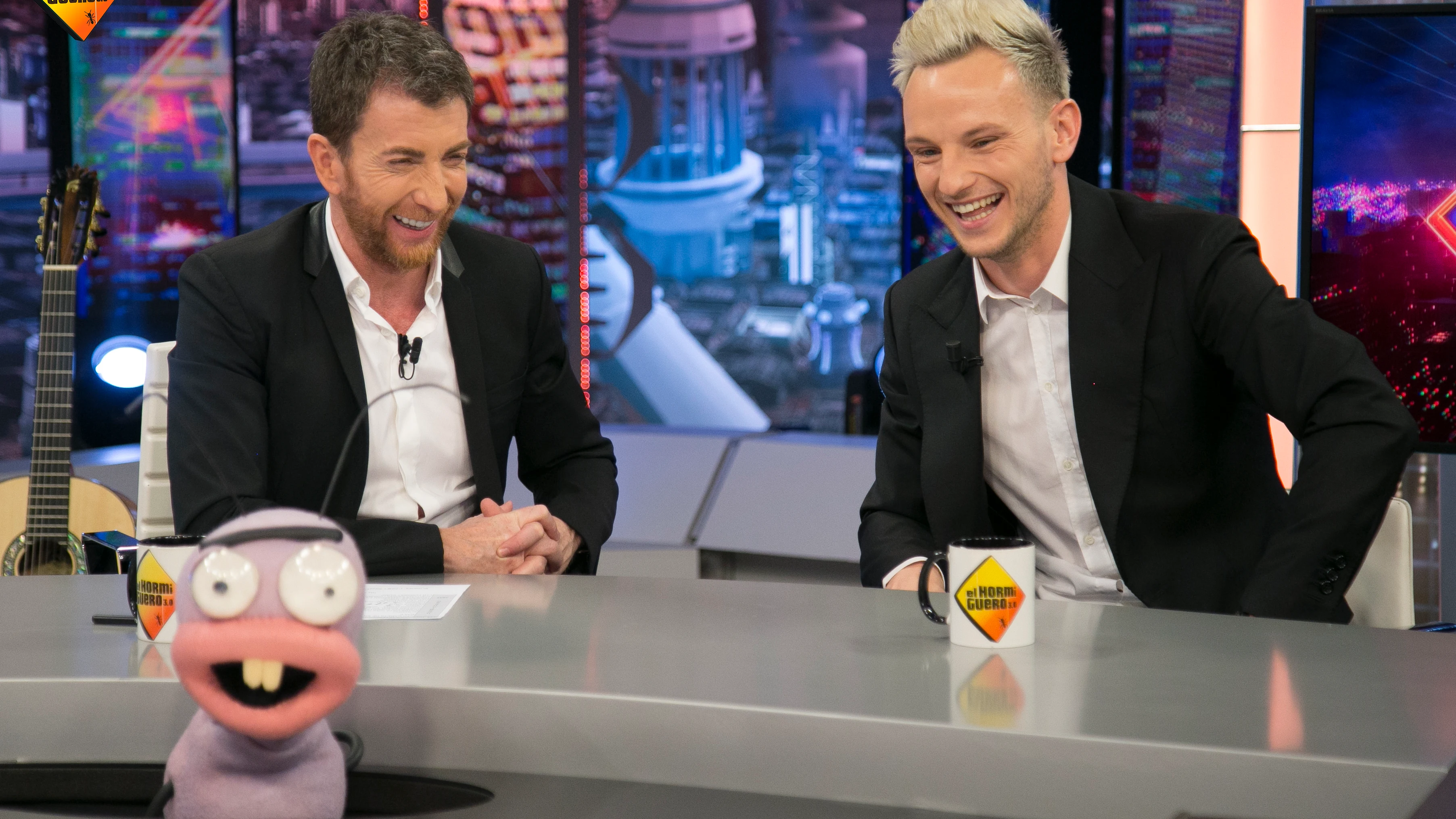 Ivan Rakitic se somete a las complicadas preguntas de Trancas y Barrancas