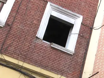 Un hombre incendia la casa de su expareja tras amenazarla Un hombre incendia la casa de su expareja tras amenazarla