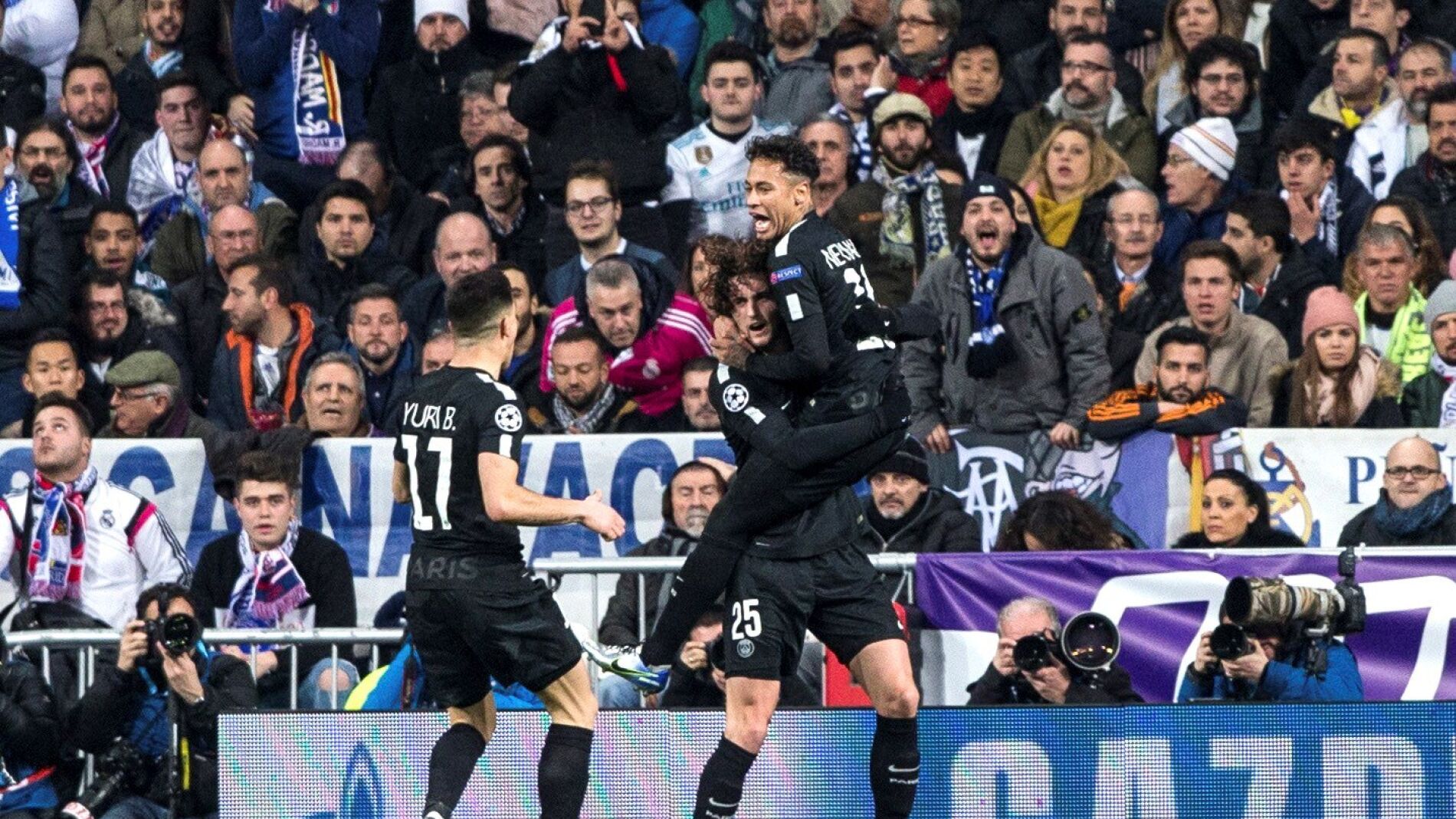 Neymar y Rabiot celebran el 0-1 en el Santiago Bernabéu