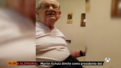 Un hombre descubre que tiene 98 años y su reacción se vuelve viral