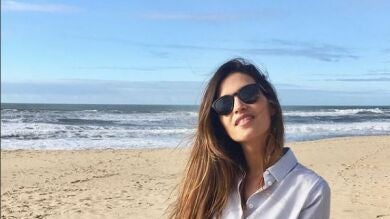 Sara Carbonero se pasea por Verona en bañador 