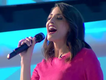 La romántica canción de Laura y la banda que emocionó a los concursantes de 'La ruleta de la suerte' La romántica canción de Laura y la banda que emocionó a los concursantes de 'La ruleta de la suerte'
