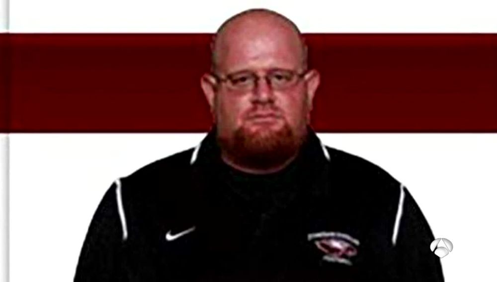 Aaron Feis, el entrenador que salvó con su vida las de sus alumnos