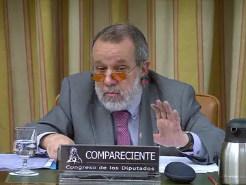 El defensor del pueblo califica el sistema de acogida de inmigrantes como "barato y cruel" El defensor del pueblo califica el sistema de acogida de inmigrantes como "barato y cruel"