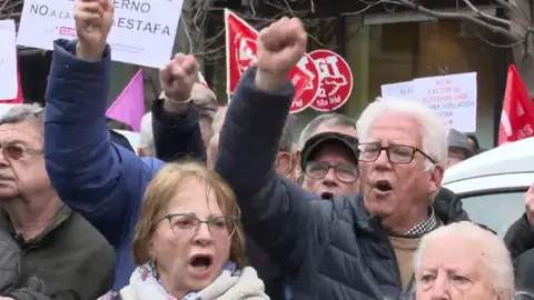 Pensionistas protestan por el futuro del sistema de pensiones Pensionistas protestan por el futuro del sistema de pensiones