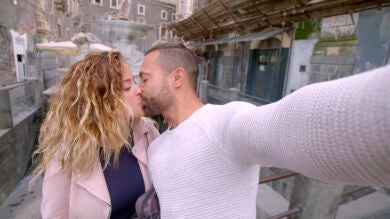 Gabriel se disculpa por su obsesión en su romántica luna de miel con Dámaris