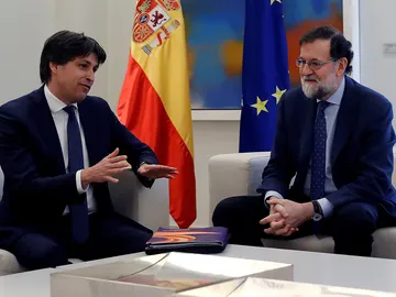 Mariano Rajoy con el presidente de Sociedad Civil Catalana (SCC) Mariano Rajoy con el presidente de Sociedad Civil Catalana (SCC)