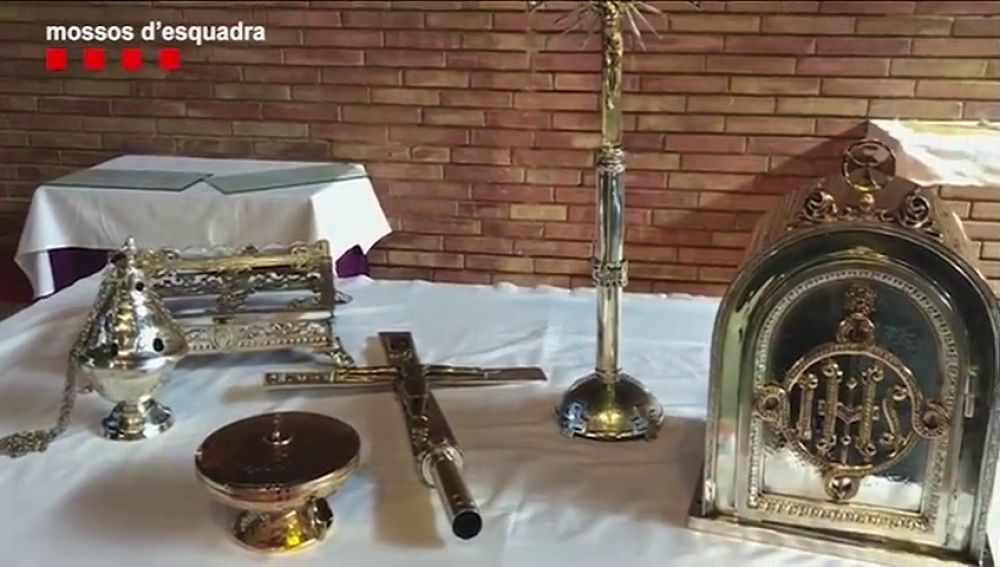 Dos detenidos por estafar a un cura al que trataron de cobrarle 18.000 euros por la restauración de unos objetos religiosos