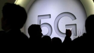 Cartel que anuncia la nueva tecnolog&iacute;a 5G en el Mobile World Congress (MWC)