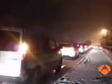 La nieve empieza a cuajar y a dejar complicaciones en las carreteras del norte, especialmente en Cataluña La nieve empieza a cuajar y a dejar complicaciones en las carreteras del norte, especialmente en Cataluña