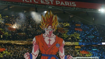 Goku, en la grada del PSG