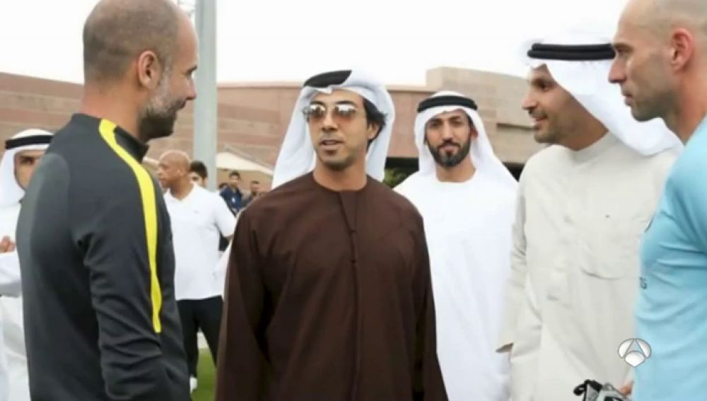 Guardiola defiende al jeque Mansour de Emiratos Árabes: "Cada país decide por sí mismo cómo quiere vivir..."