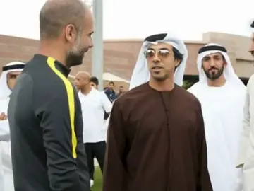 Guardiola defiende al jeque Mansour de Emiratos Árabes: "Cada país decide por sí mismo cómo quiere vivir..." Guardiola defiende al jeque Mansour de Emiratos Árabes: "Cada país decide por sí mismo cómo quiere vivir..."