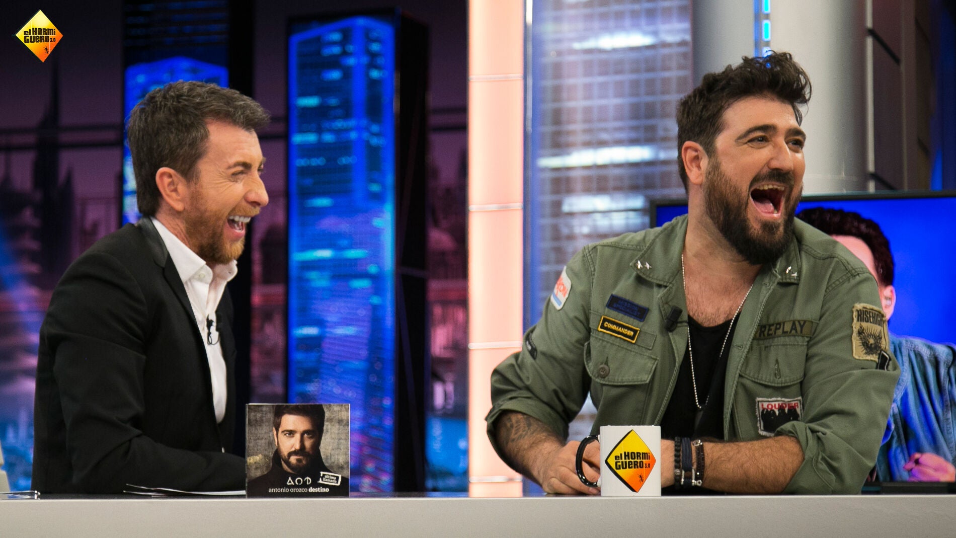 Antonio Orozco, celoso del atractivo de Mario Casas en 'El Hormiguero 3.0'