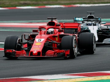 Vettel, delante de Bottas en Montmeló