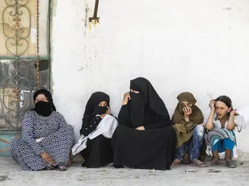 Imagen de archivo: mujeres en Siria Imagen de archivo: mujeres en Siria