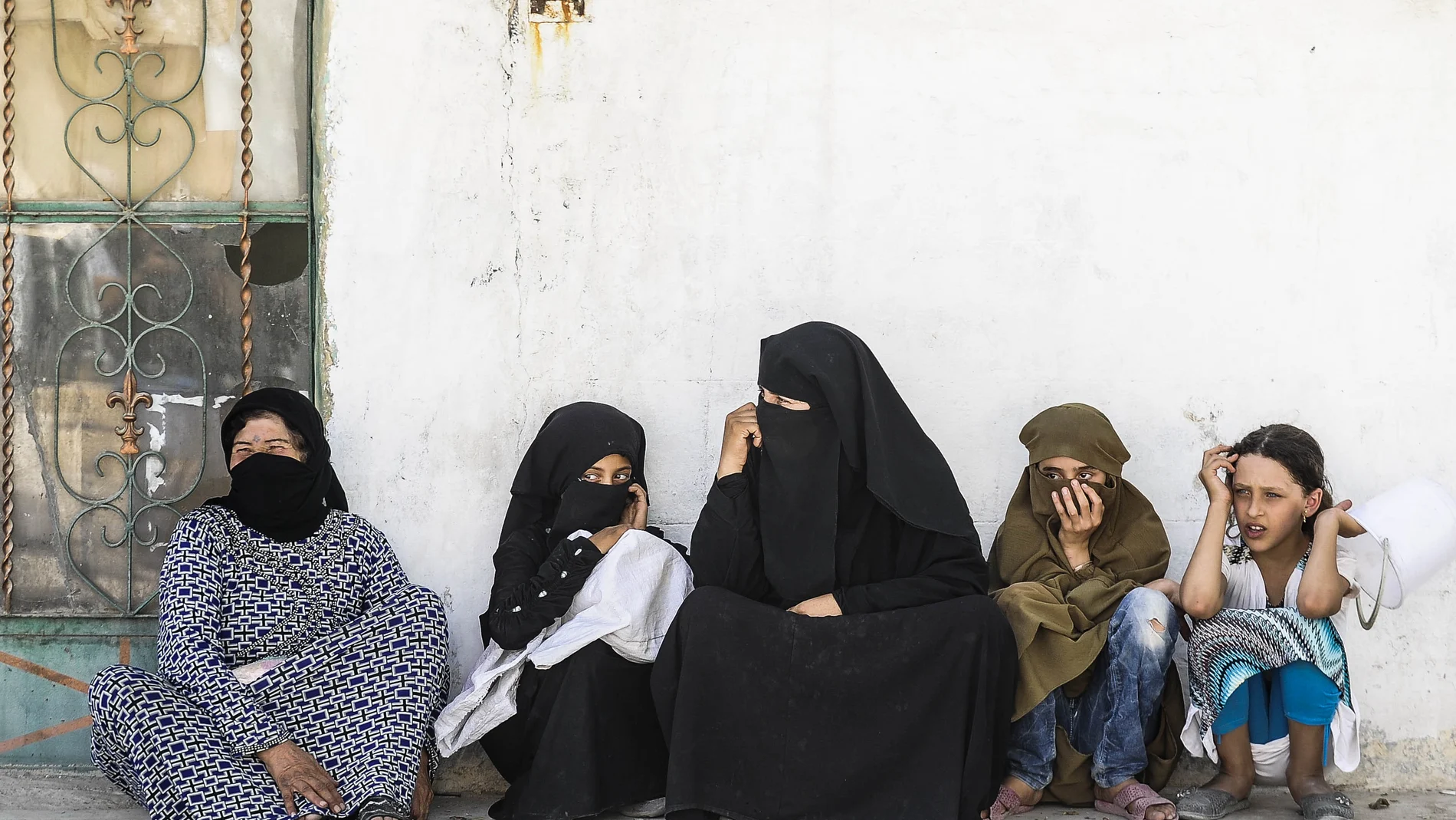 Imagen de archivo: mujeres en Siria Imagen de archivo: mujeres en Siria