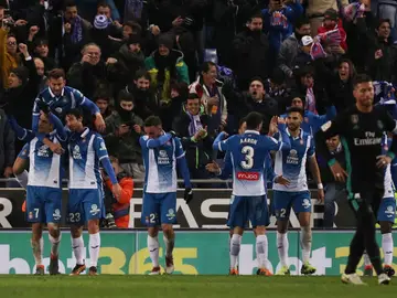 Los jugadores del Espanyol celebran el gol ante el Madrid Los jugadores del Espanyol celebran el gol ante el Madrid