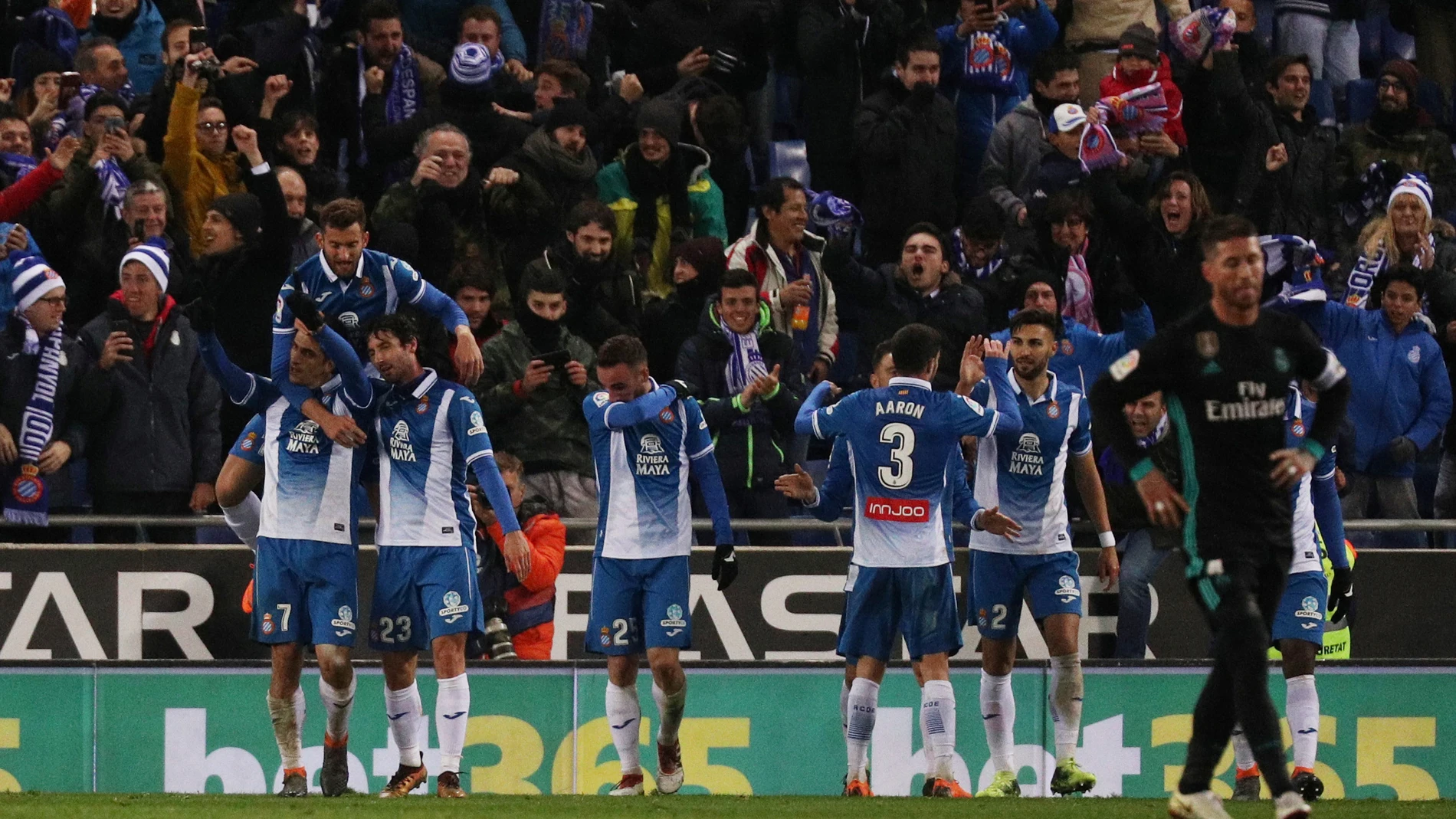 Los jugadores del Espanyol celebran el gol ante el Madrid Los jugadores del Espanyol celebran el gol ante el Madrid