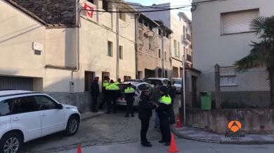 Llegada a los registros del presunto autor del doble crimen de Susqueda