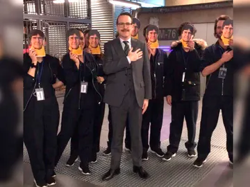 La broma a Joaquín Reyes en 'Cuerpo de Élite' tras ser confundido con Puigdemont La broma a Joaquín Reyes en 'Cuerpo de Élite' tras ser confundido con Puigdemont