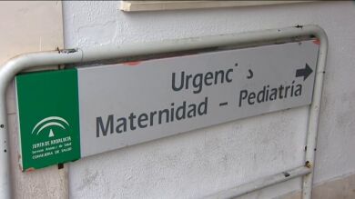 Una familia pide el traslado urgente de su bebe a un hospital en el que traten 