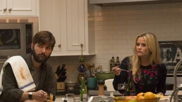 Adam Scott y Reese Witherspoon en 'Big little lies'