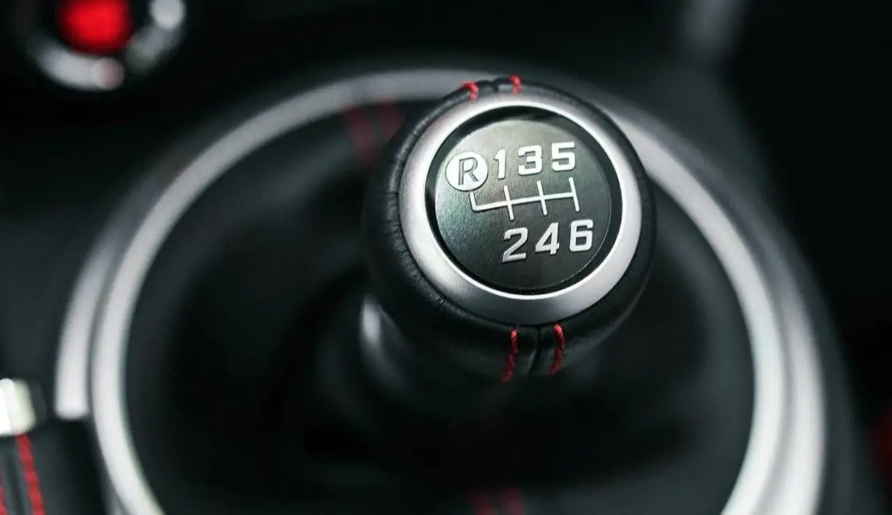 toyota-cambio-manual-0817-02.jpg