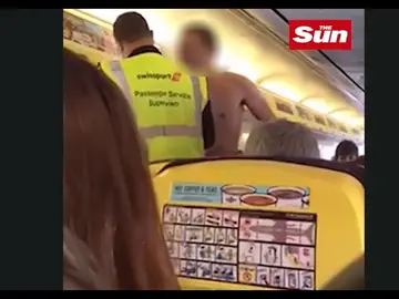 El hombre tuvo que ser expulsado del avión El hombre tuvo que ser expulsado del avión