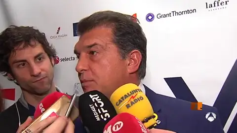 Laporta defiende a Guardiola: "Se está posicionando a favor de unas personas que están sufriendo" Laporta defiende a Guardiola: "Se está posicionando a favor de unas personas que están sufriendo"