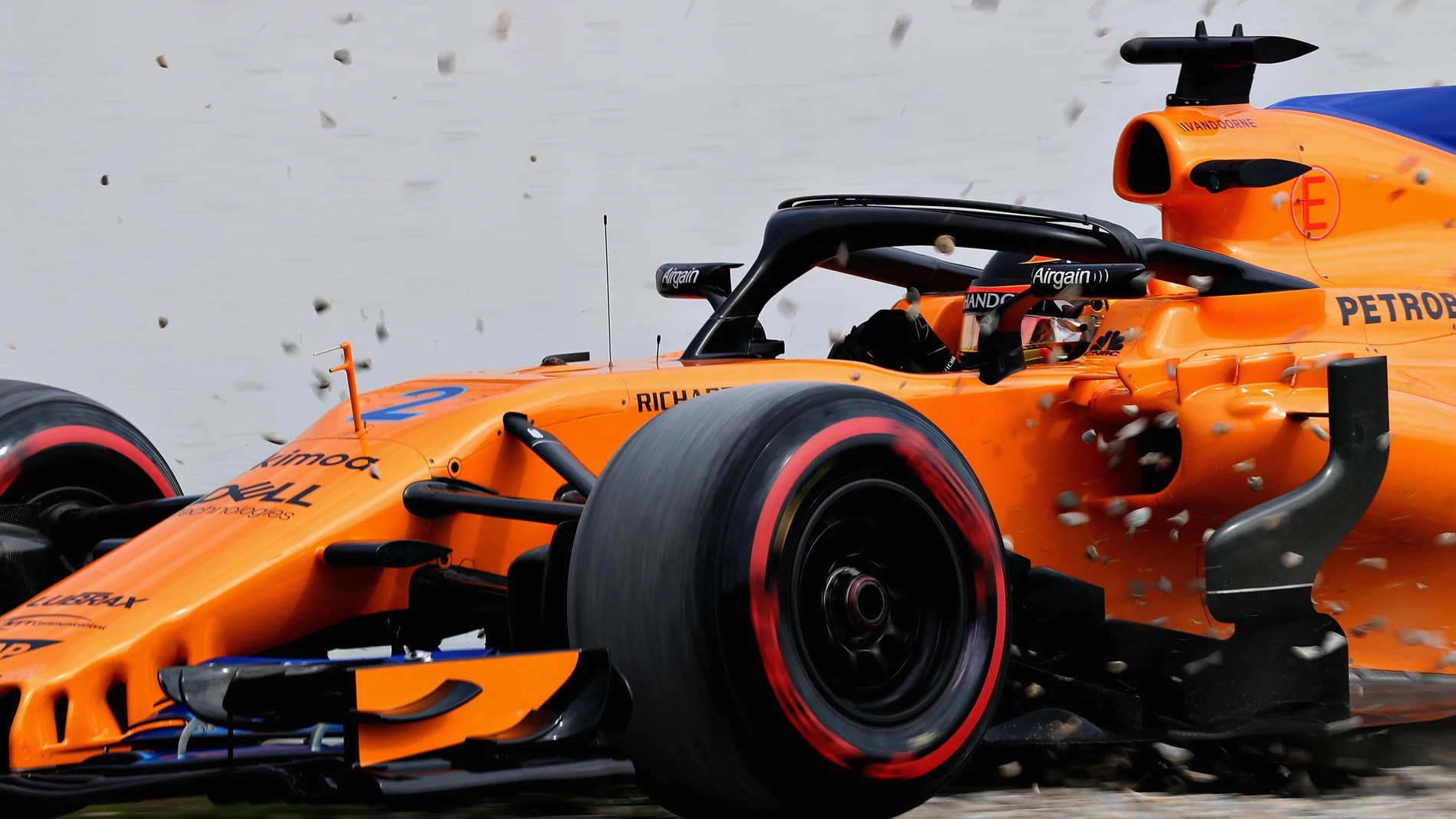 Vandoorne se sale de pista con el McLaren MCL33