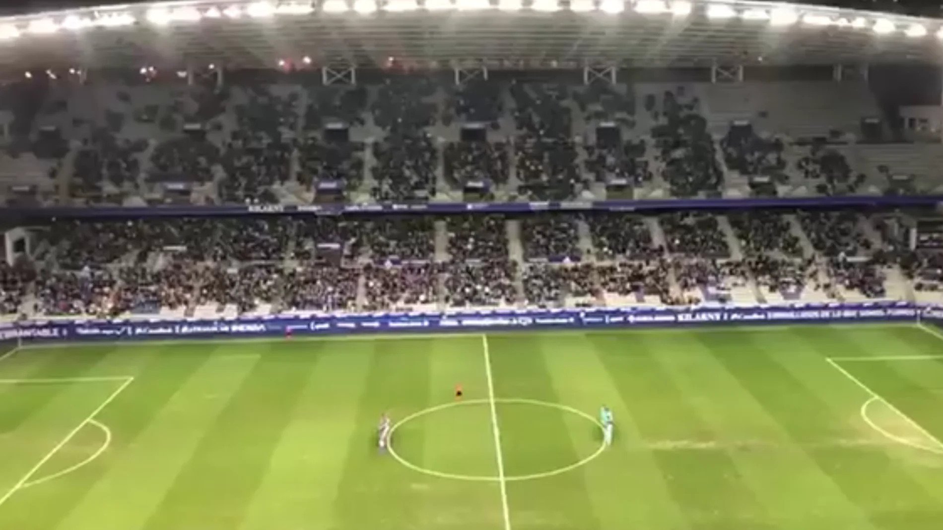 Minuto de silencio en el Carlos Tartiere Minuto de silencio en el Carlos Tartiere