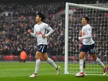 Son celebra un gol con el Tottenham Son celebra un gol con el Tottenham