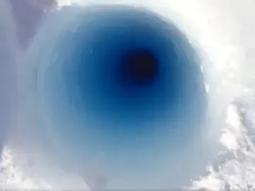 Un agujero de 90 metros en la Antártida Un agujero de 90 metros en la Antártida