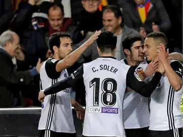 El Valencia celebra un gol El Valencia celebra un gol