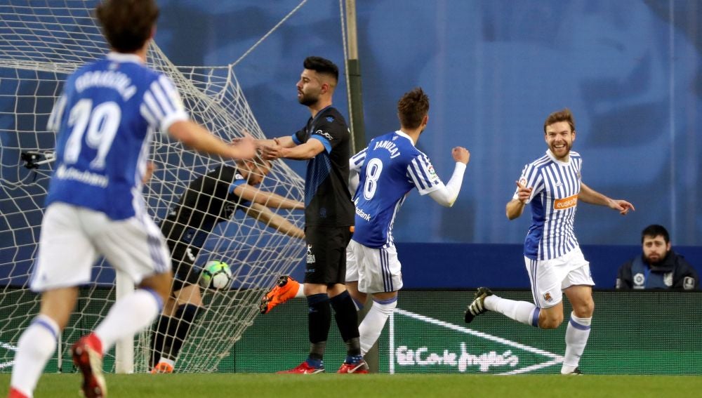 Illarramendi celebra su gol contra el Alavés