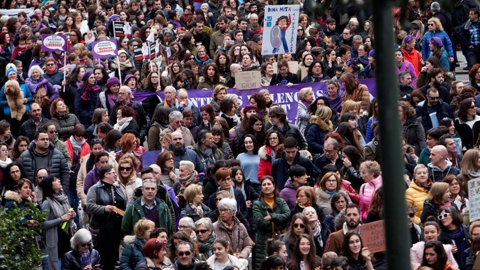 Día Internacional de la Mujer: ¿qué significado tiene el color violeta para la lucha feminista?