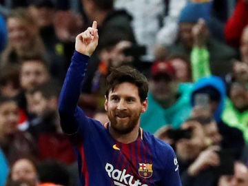 Messi marcando el gol 600