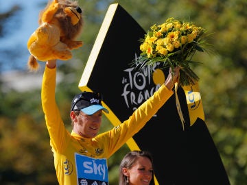 Bradley Wiggins, en el podio del Tour de Francia en 2012