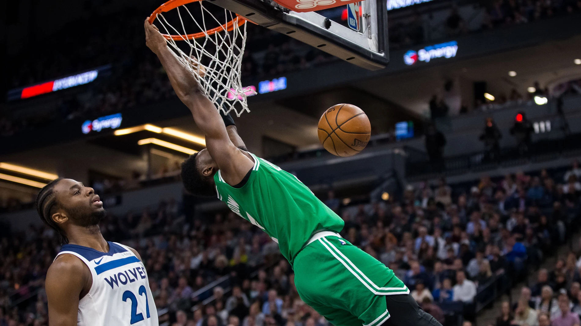 El mate de Jaylen Brown ante los Timberwolves El mate de Jaylen Brown ante los Timberwolves
