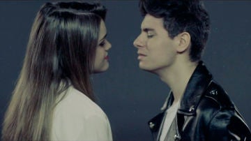 Amaia y Alfred en el vídeo de 'Tu Canción'
