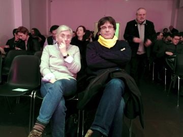 Ponsatí junto a Puigdemont en un acto en Bruselas (Archivo)