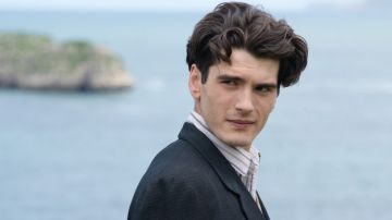 Yon González es Julio Olmedo en 'Gran Hotel'