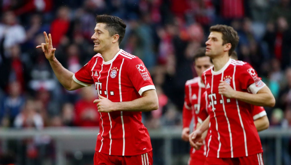 Lewandowski celebrando un gol