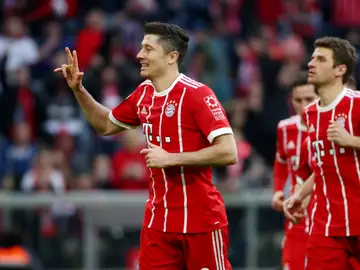 Lewandowski celebrando un gol Lewandowski celebrando un gol