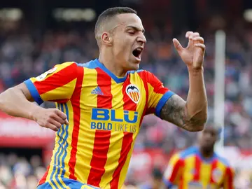 Rodrigo celebra un gol Rodrigo celebra un gol